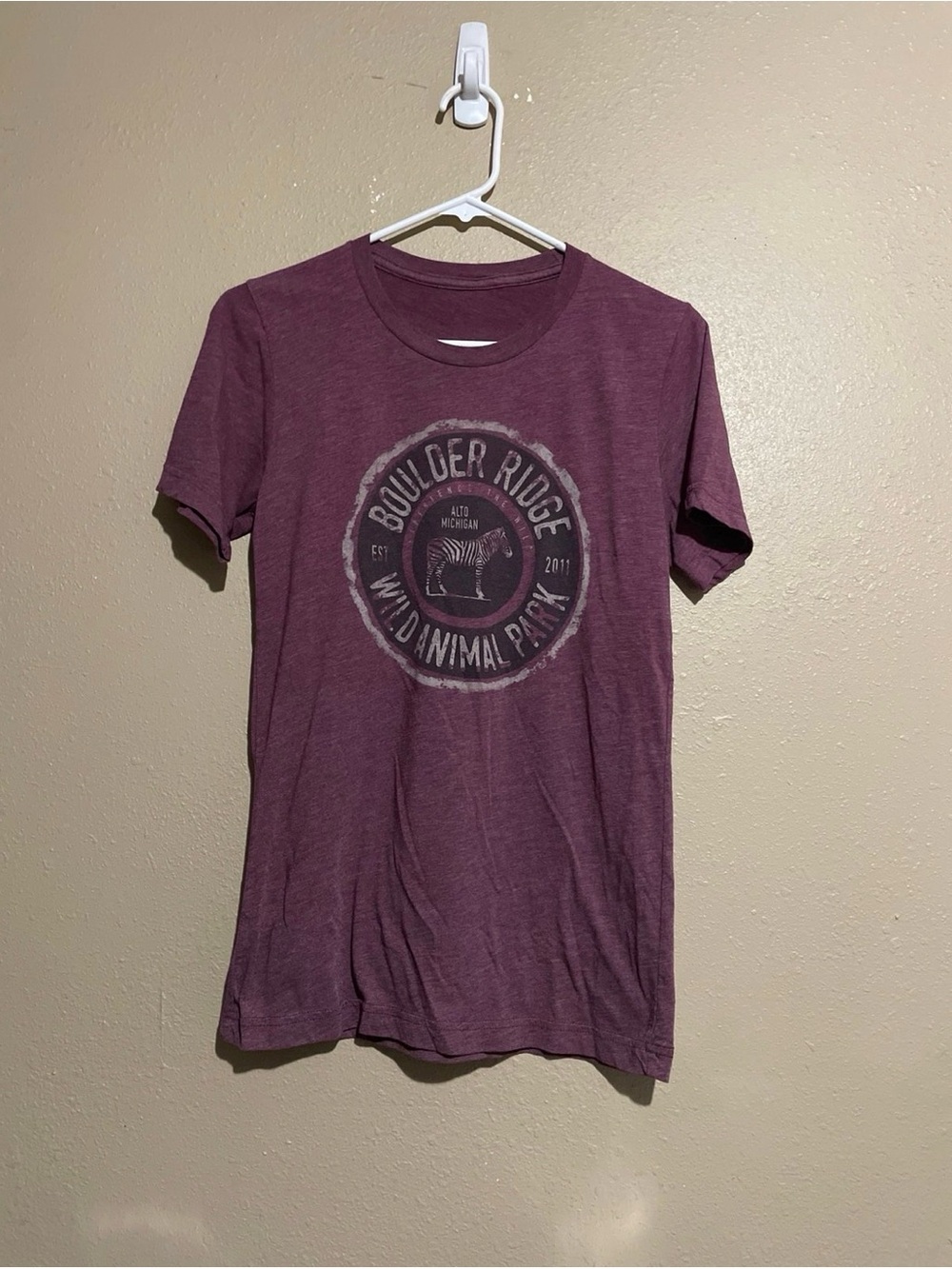 Boulder Ridge Wild Animal Park Zebra Graphic Maroon T-Shirt Adult S